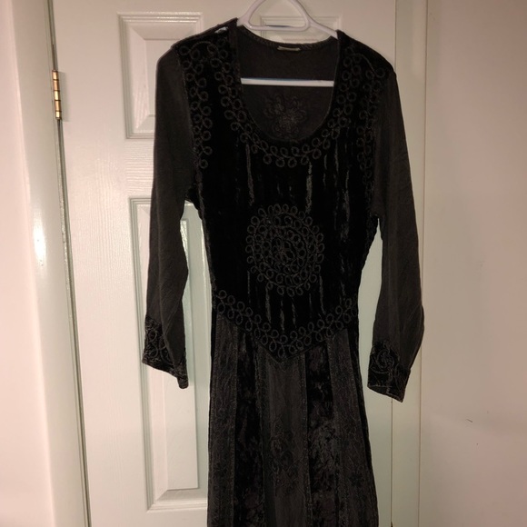 Magic Dresses & Skirts - 🟢 Bundle 2/$10 🟢 Women’s Boho velvet dress